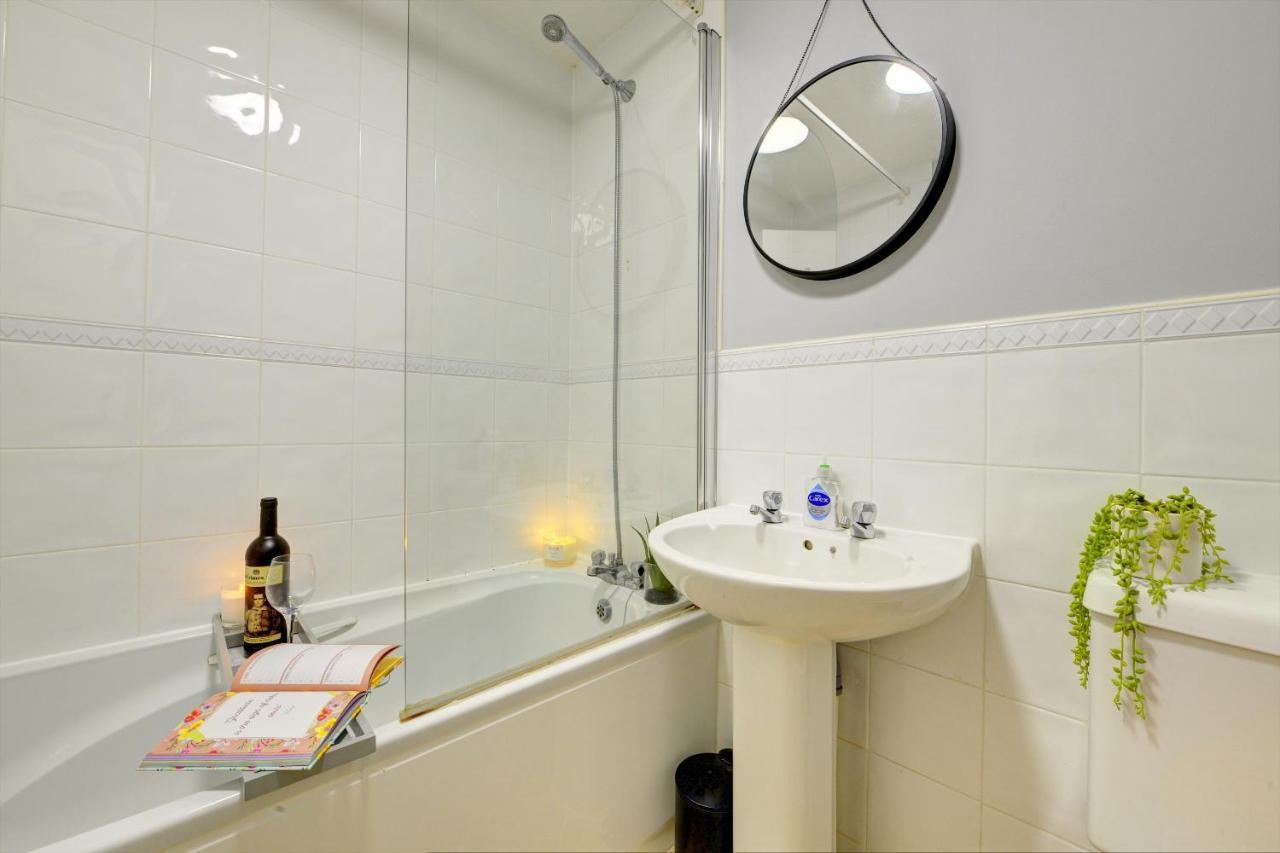 Modern 2 Bed House Sleeps 6 Southam Town Centre - Inspire Homes Ltd Ngoại thất bức ảnh