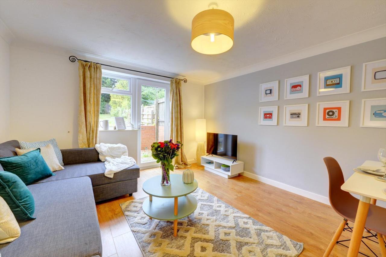 Modern 2 Bed House Sleeps 6 Southam Town Centre - Inspire Homes Ltd Ngoại thất bức ảnh