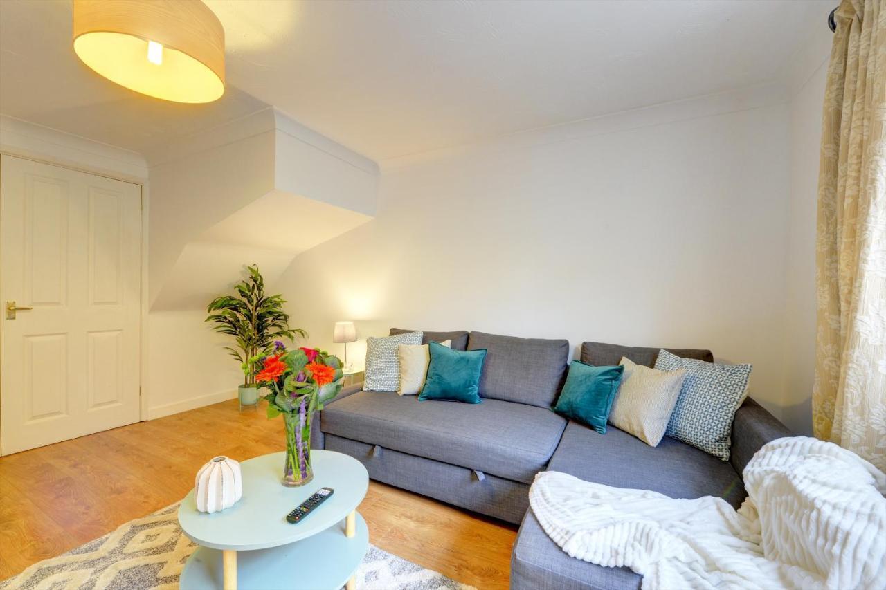 Modern 2 Bed House Sleeps 6 Southam Town Centre - Inspire Homes Ltd Ngoại thất bức ảnh