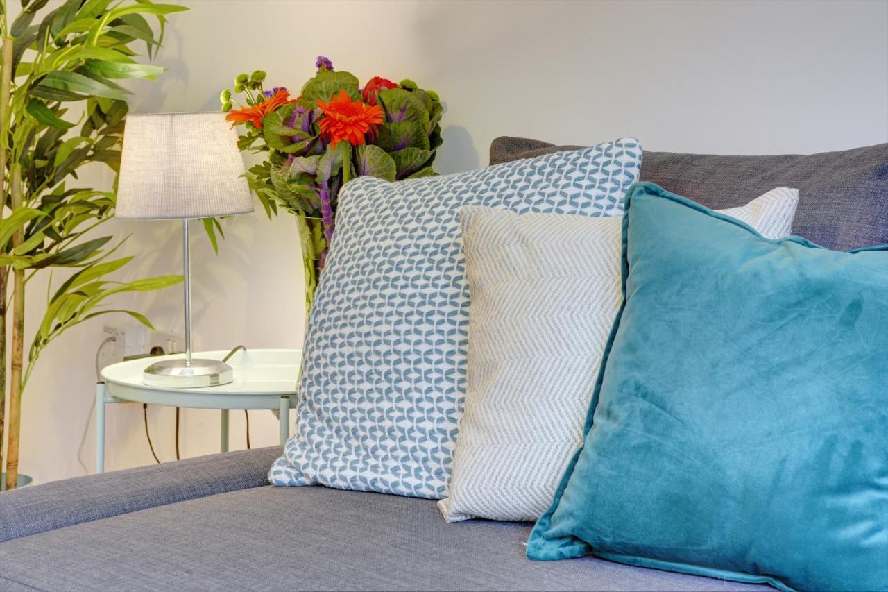 Modern 2 Bed House Sleeps 6 Southam Town Centre - Inspire Homes Ltd Ngoại thất bức ảnh